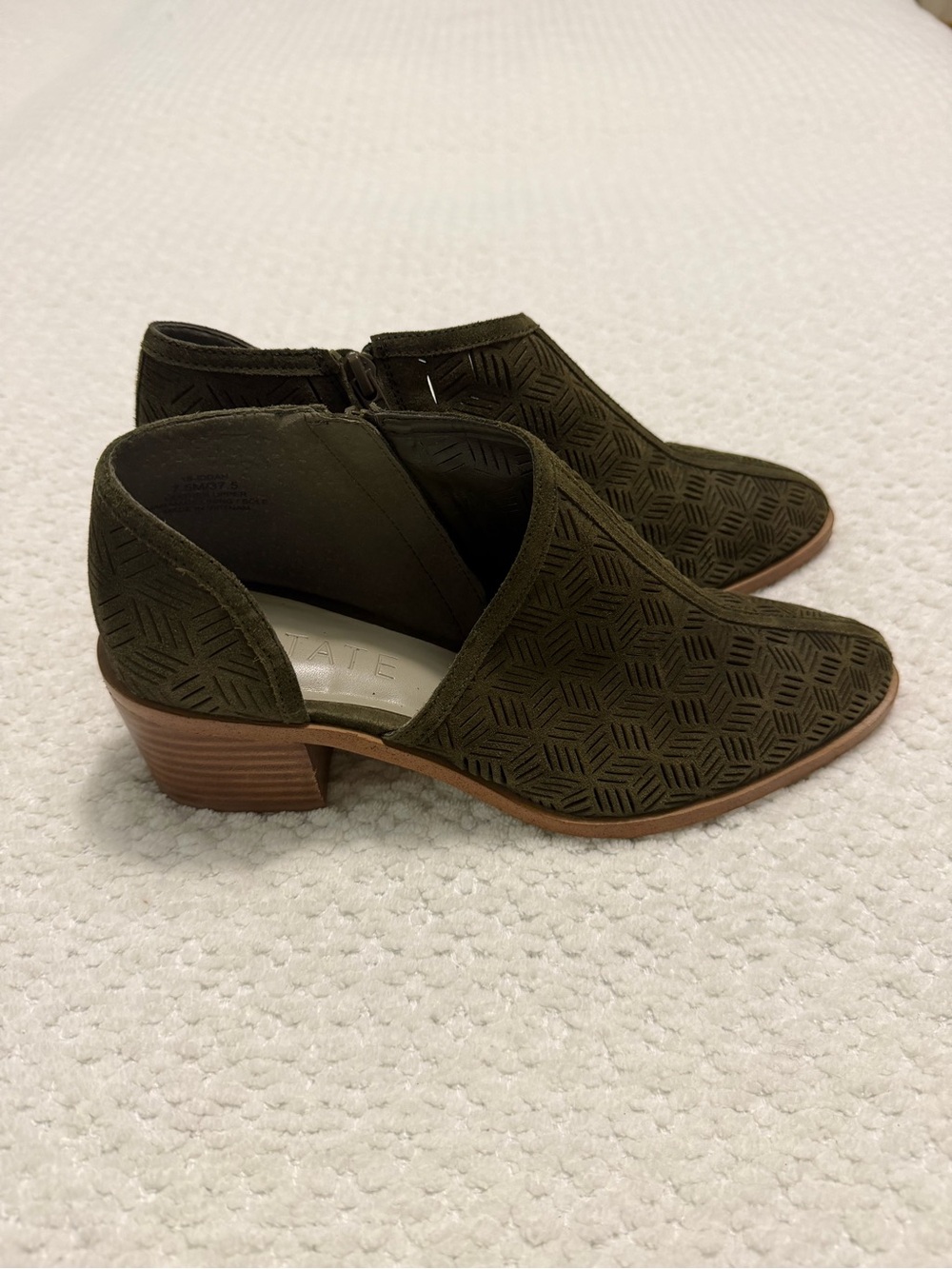 1. State Iddah Ankle Boots Green Laser Cut Out Chunky Block Heel Women’s Size 7.